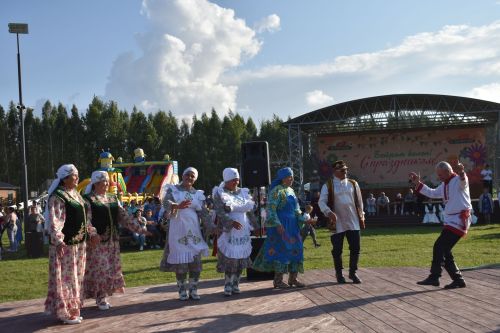 Кайбычта кичке уен гөрләп узды