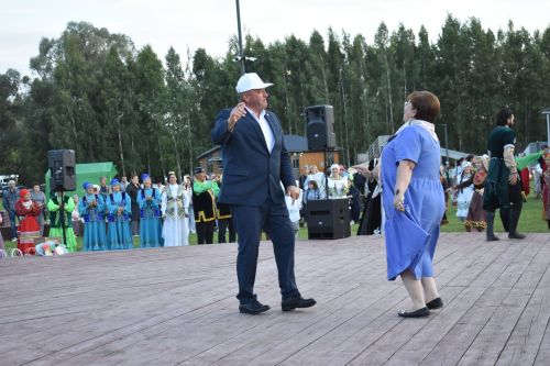 Кайбычта кичке уен гөрләп узды