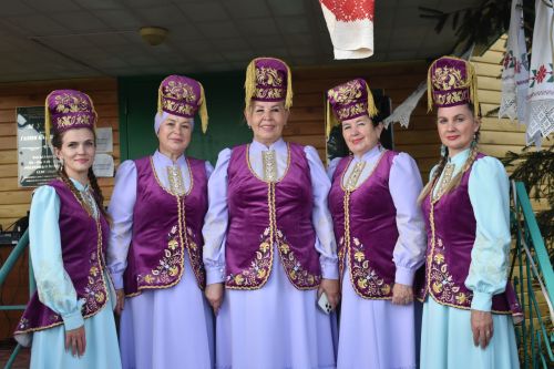 Кайбычта кичке уен гөрләп узды