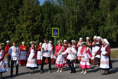 Кайбычта кичке уен гөрләп узды