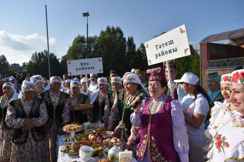 Кайбычта кичке уен гөрләп узды