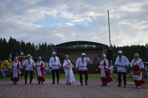 Кайбычта кичке уен гөрләп узды