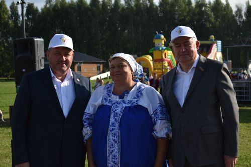 Кайбычта кичке уен гөрләп узды