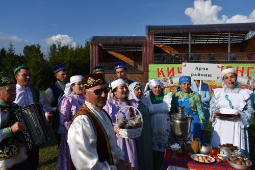 Кайбычта кичке уен гөрләп узды