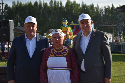Кайбычта кичке уен гөрләп узды