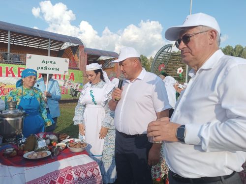 Кайбычта кичке уен гөрләп узды