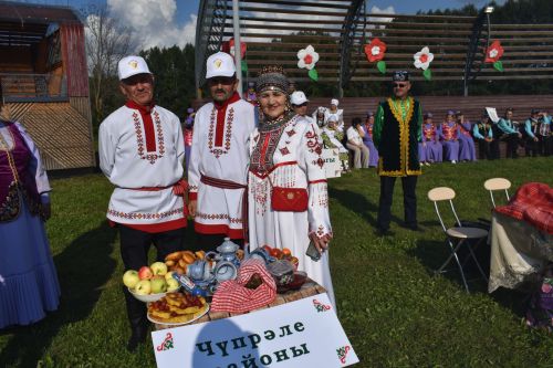 Кайбычта кичке уен гөрләп узды