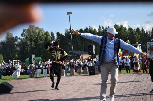 Кайбычта кичке уен гөрләп узды