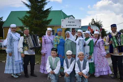 Кайбычта кичке уен гөрләп узды