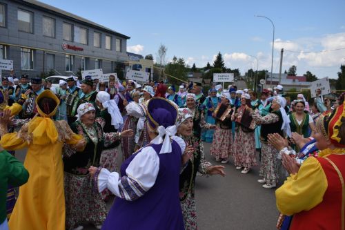 Кайбычта кичке уен гөрләп узды