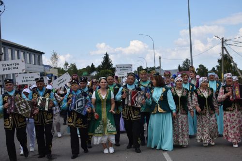 Кайбычта кичке уен гөрләп узды