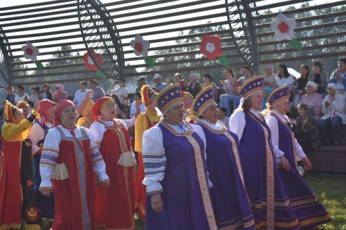 Кайбычта кичке уен гөрләп узды