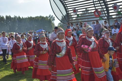 Кайбычта кичке уен гөрләп узды