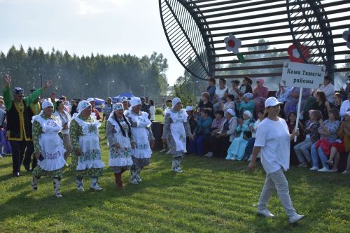 Кайбычта кичке уен гөрләп узды
