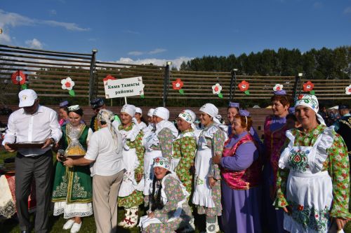 Кайбычта кичке уен гөрләп узды
