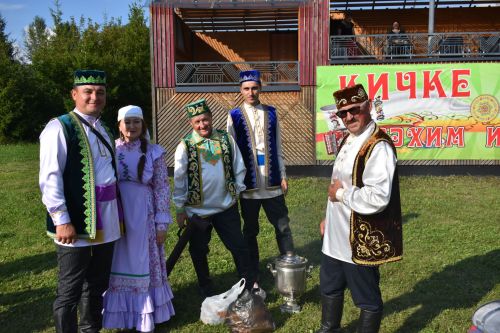 Кайбычта кичке уен гөрләп узды