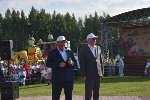 Кайбычта кичке уен гөрләп узды
