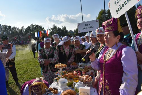 Кайбычта кичке уен гөрләп узды