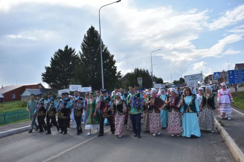 Кайбычта кичке уен гөрләп узды
