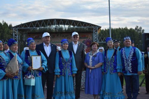 Кайбычта кичке уен гөрләп узды