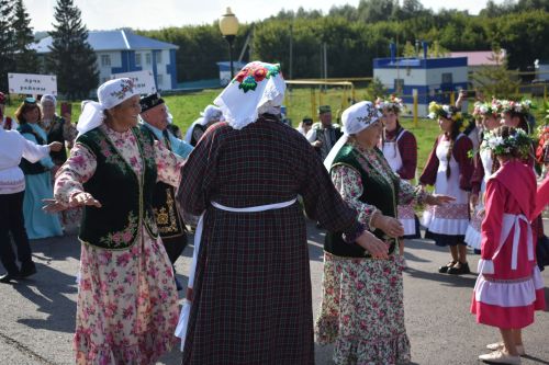 Кайбычта кичке уен гөрләп узды