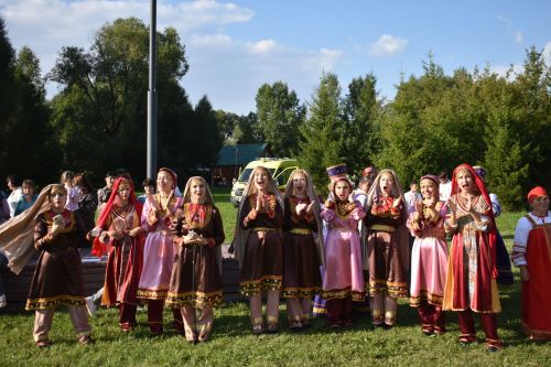 Кайбычта кичке уен гөрләп узды