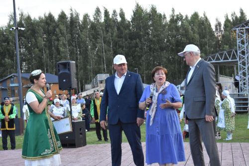 Кайбычта кичке уен гөрләп узды