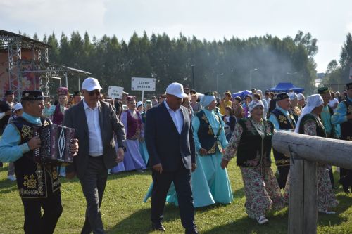 Кайбычта кичке уен гөрләп узды