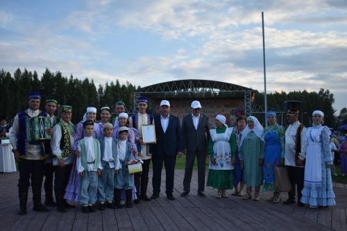 Кайбычта кичке уен гөрләп узды