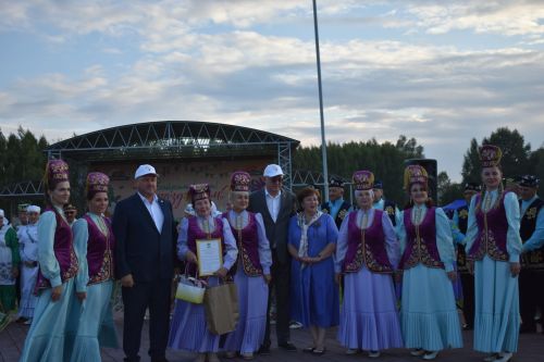 Кайбычта кичке уен гөрләп узды