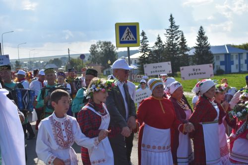 Кайбычта кичке уен гөрләп узды