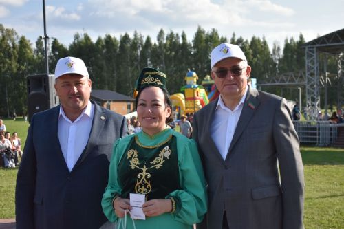 Кайбычта кичке уен гөрләп узды