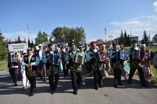 Кайбычта кичке уен гөрләп узды