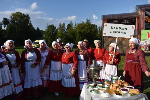Кайбычта кичке уен гөрләп узды