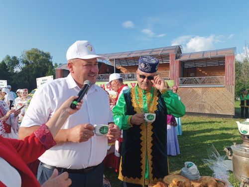 Кайбычта кичке уен гөрләп узды