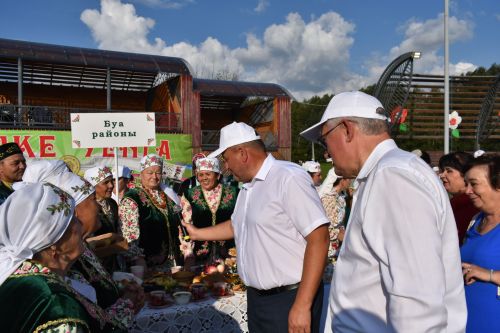 Кайбычта кичке уен гөрләп узды