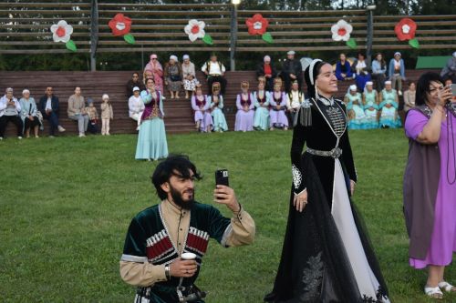 Кайбычта кичке уен гөрләп узды