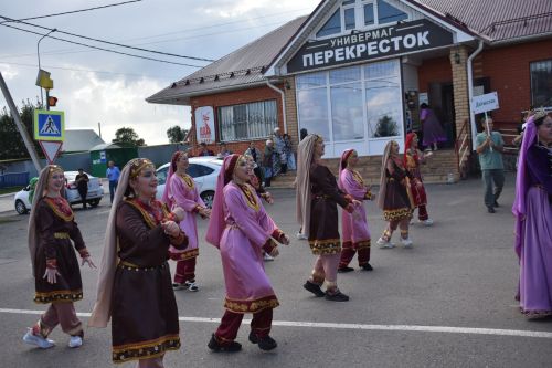 Кайбычта кичке уен гөрләп узды