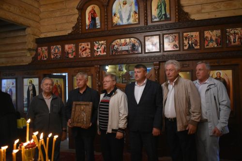 В церковь села Большое Подберезье доставлены мощи святых