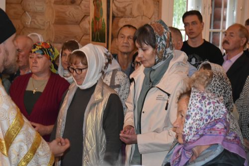В церковь села Большое Подберезье доставлены мощи святых