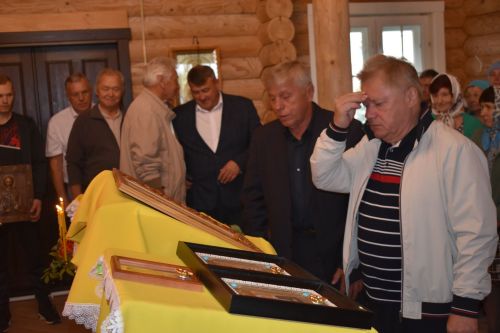 В церковь села Большое Подберезье доставлены мощи святых