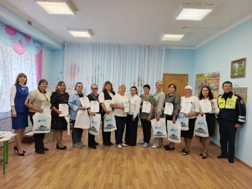 В детском саду «Чулпан» села Молькеево Кайбицкого района наградили победителей конкурса дидактических материалов по профилактике детского дорожно-транспортного травматизма