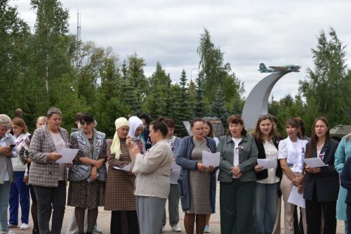 В Кайбицах отметили День государственного флага России