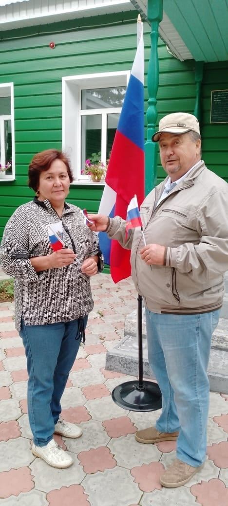 Музей Кайбицкого края торжественно присоединился к всероссийской акции «Российский триколор»