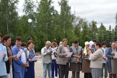 В Кайбицах отметили День государственного флага России