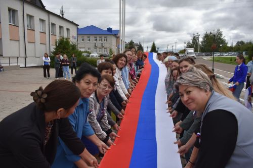 В Кайбицах отметили День государственного флага России