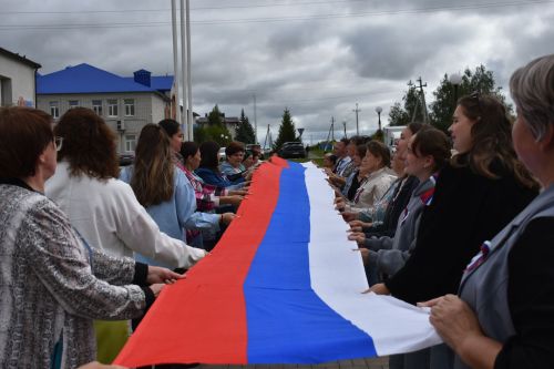 В Кайбицах отметили День государственного флага России