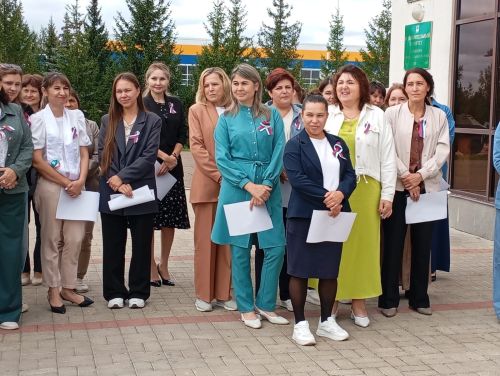 В Кайбицах отметили День государственного флага России