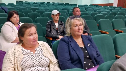 В Большекайбицком доме культуры состоялась встреча с мигрантами, проживающими в районе