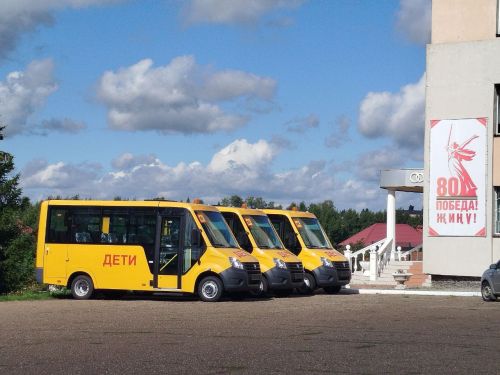 Школьный автопарк Кайбицкого района пополнился тремя новыми автобусами